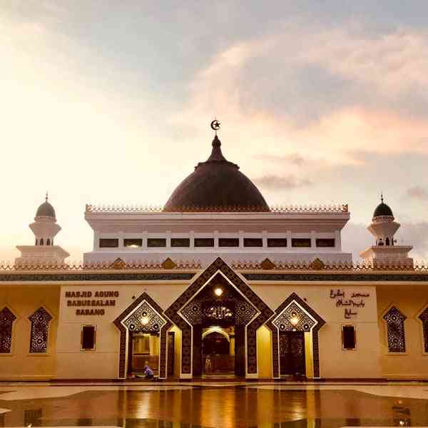 Mushola Al Uswatul Khasanah: Tempat Beribadah yang Menyatu dengan Kehidupan Sehari-hari di Cilacap
